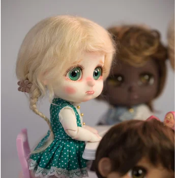 BJD boneca 1/8 de Reclamação de Um presente de aniversário de Alta Qualidade Articulado de fantoches Brinquedos de presente a Dolly Modelo nude da Coleção